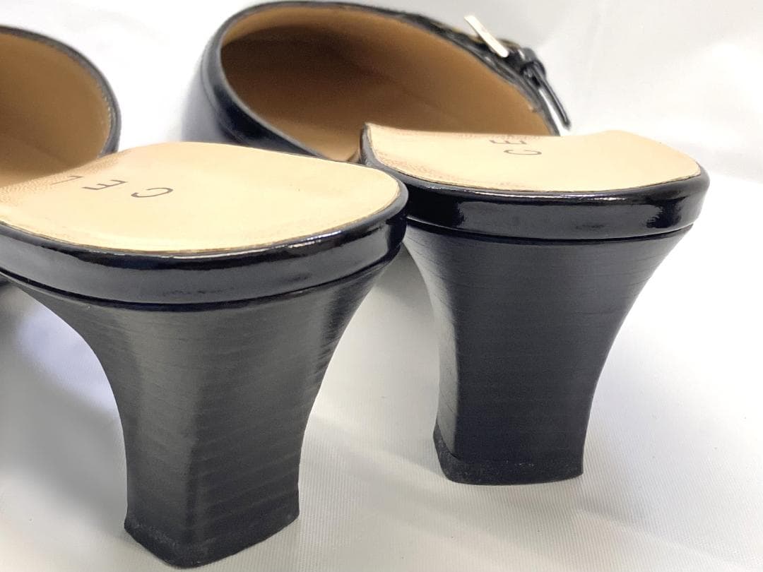 【美品】CELINE ブラック エナメル スクエアトゥ ミュール サンダル