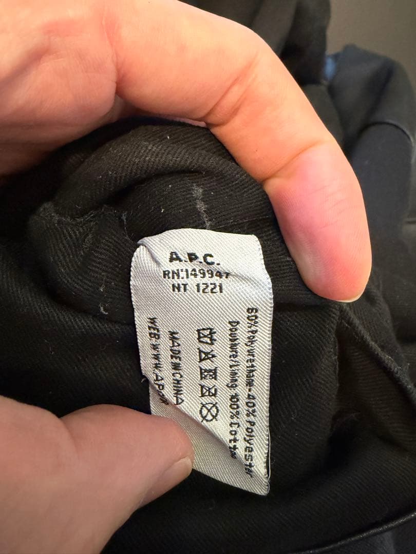 A.P.C. ブラックレザートートバッグ