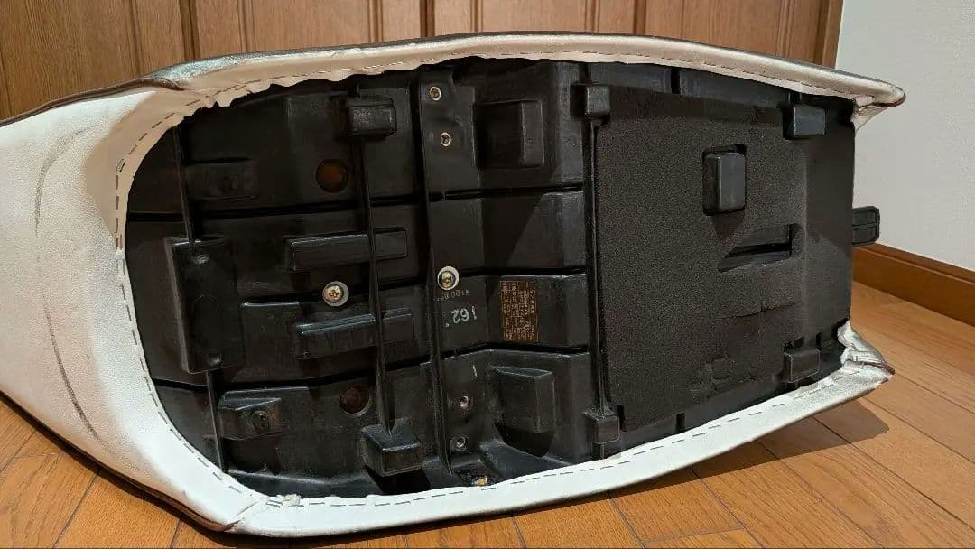 ゼファー750 大川三段シート オオカワシート 墓石三段