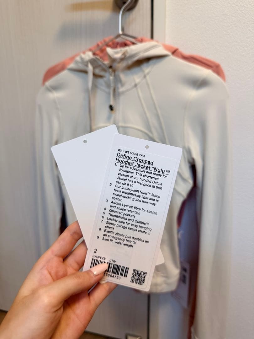 ジャケット・アウター LululemonDefined Cropped Hoodie Jacket 2
