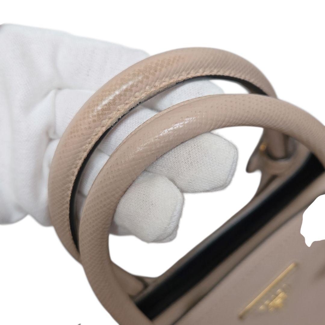 極美品✨プラダ サフィアーノキュイール ハンドバッグ ベージュ 1BG887