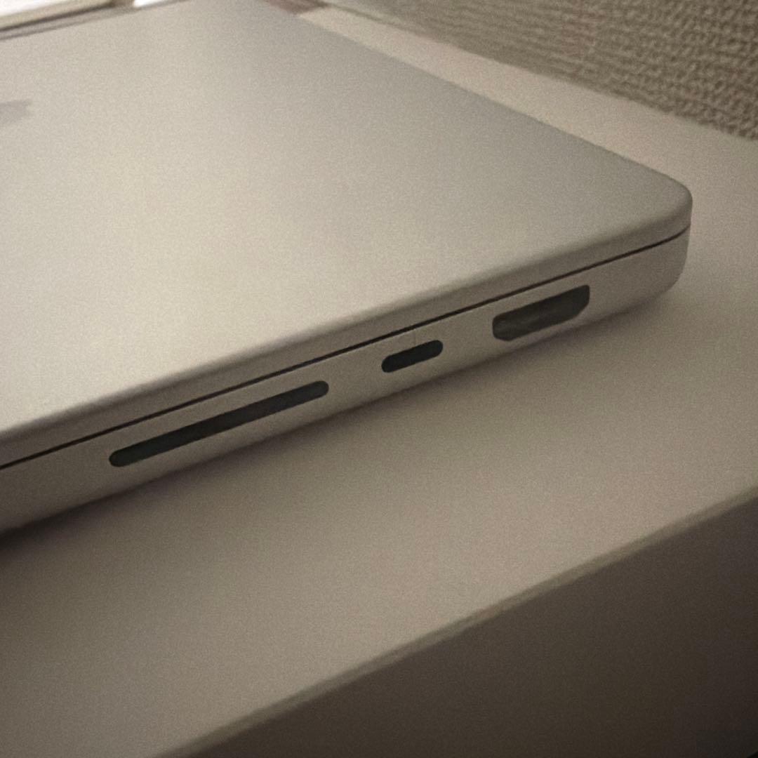 MacBook Pro M4 シルバー 本体 箱、充電器付き