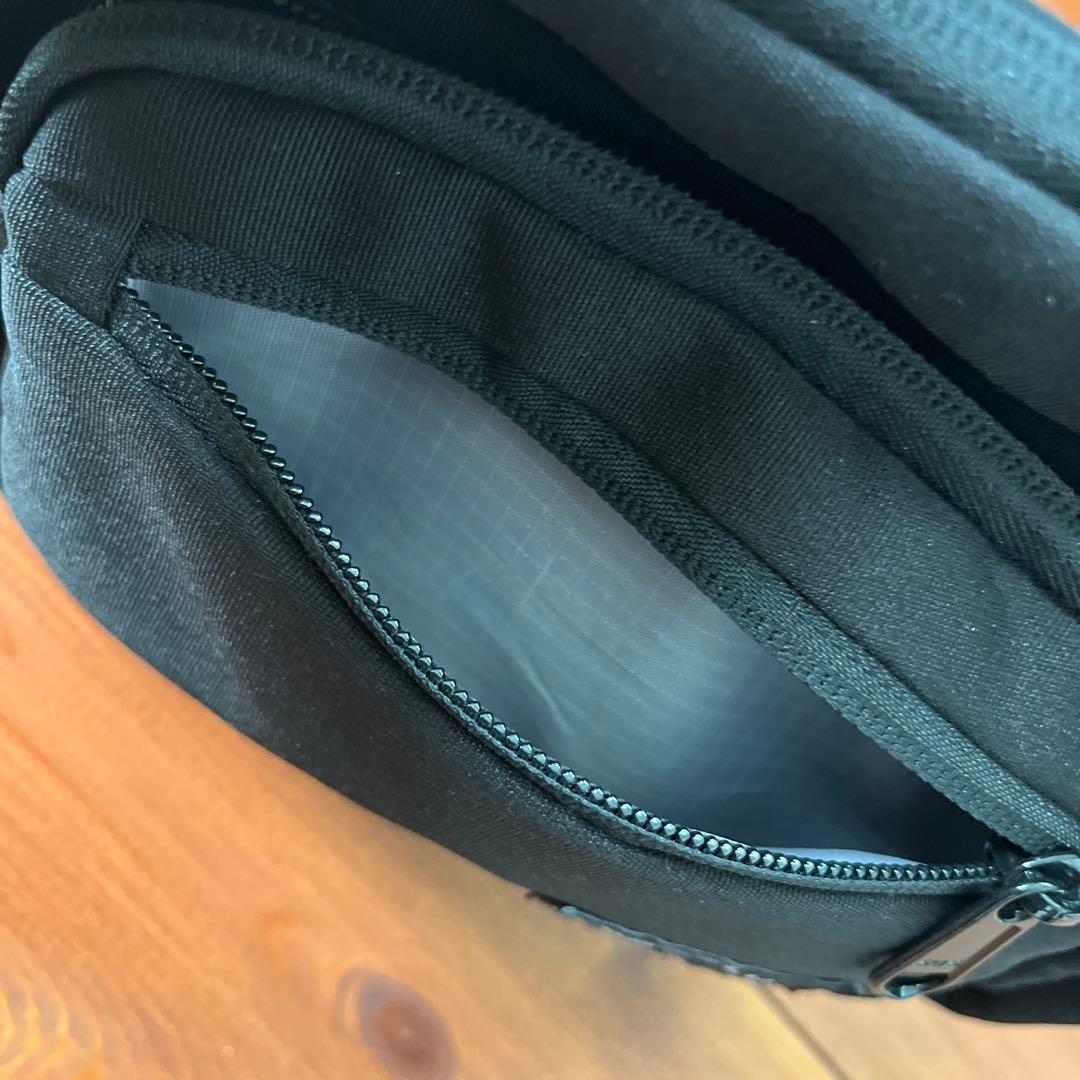 POMULU ヒップシート ショルダーバッグ