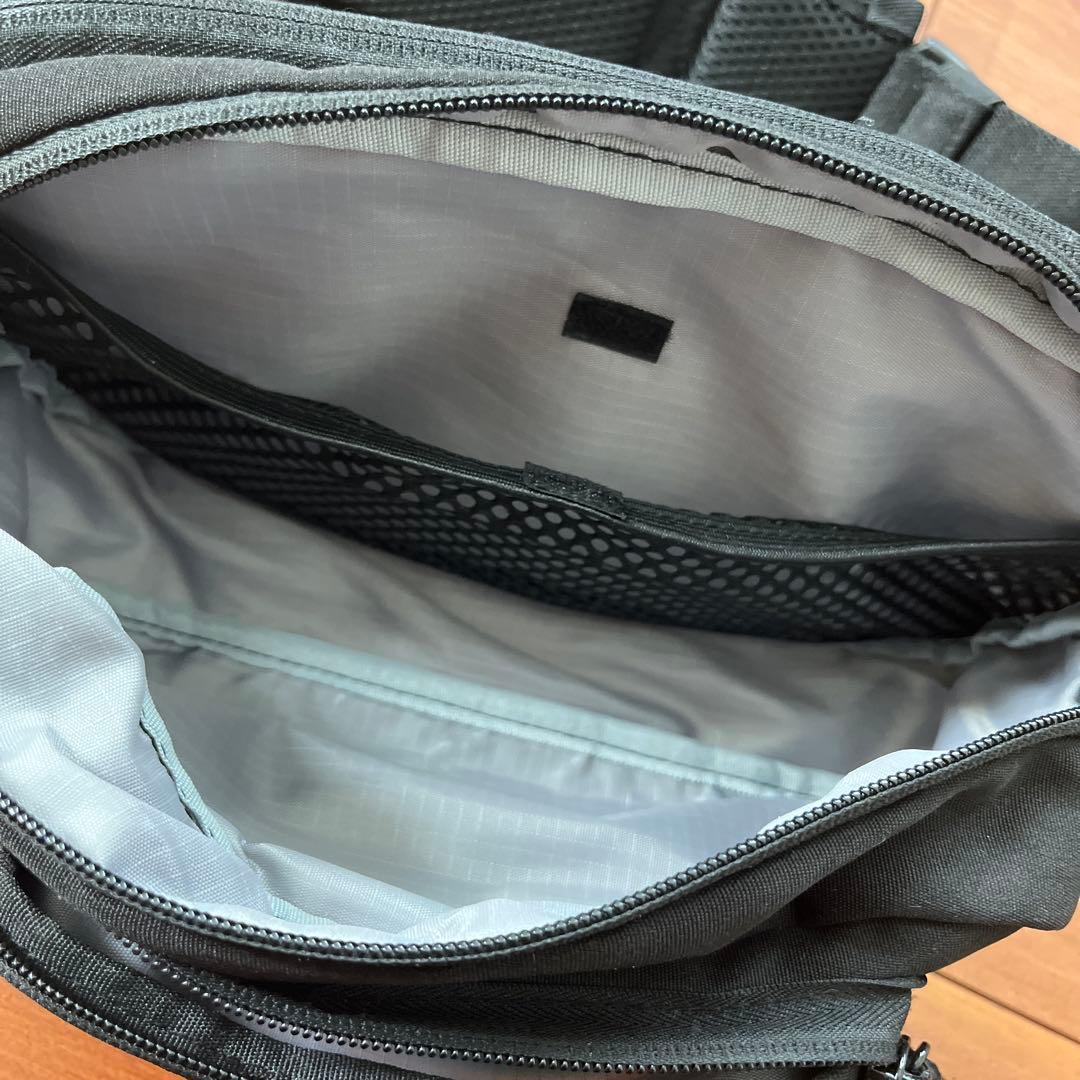 POMULU ヒップシート ショルダーバッグ