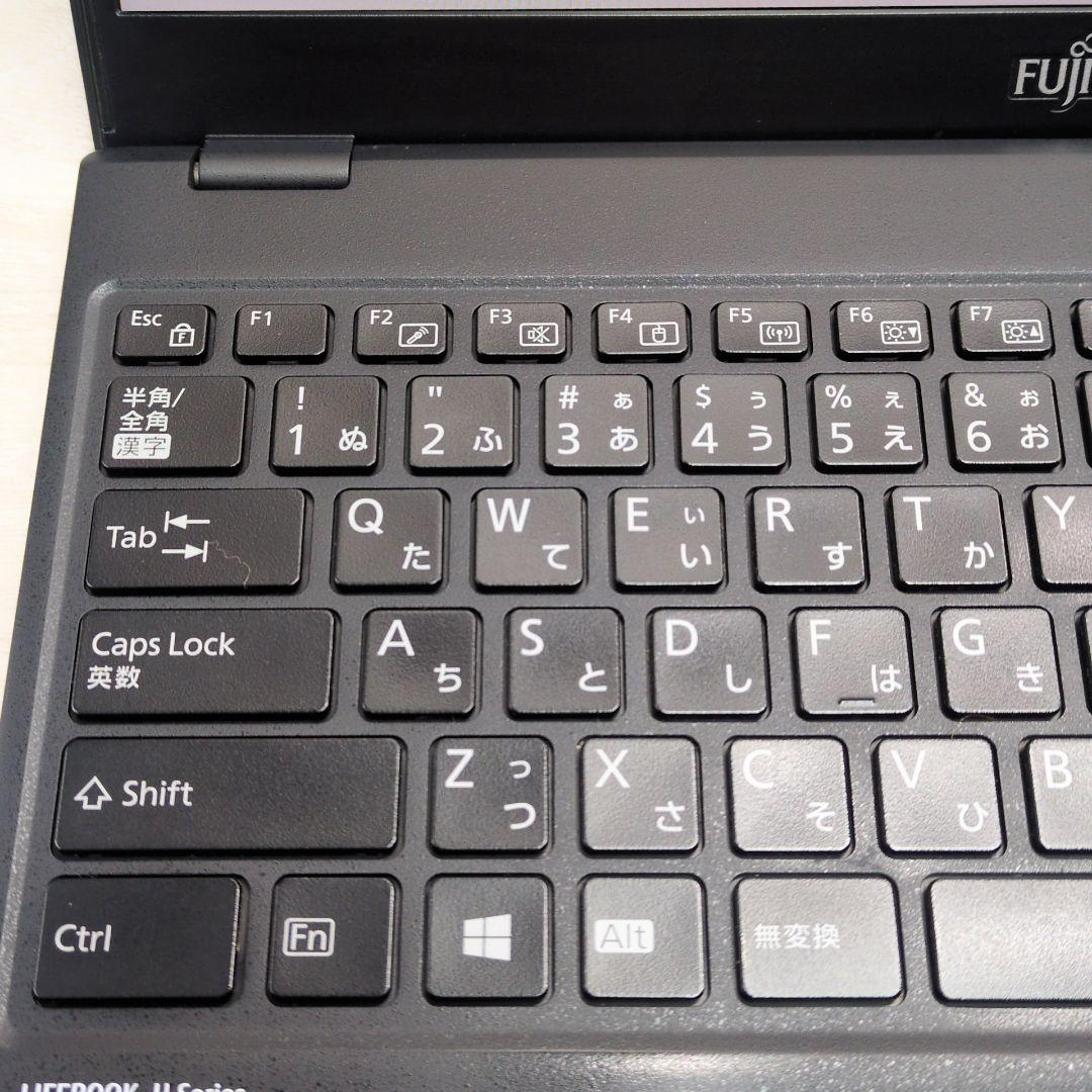 富士通 第10世代 i5 8GB 256GB 13.3 FHD P025