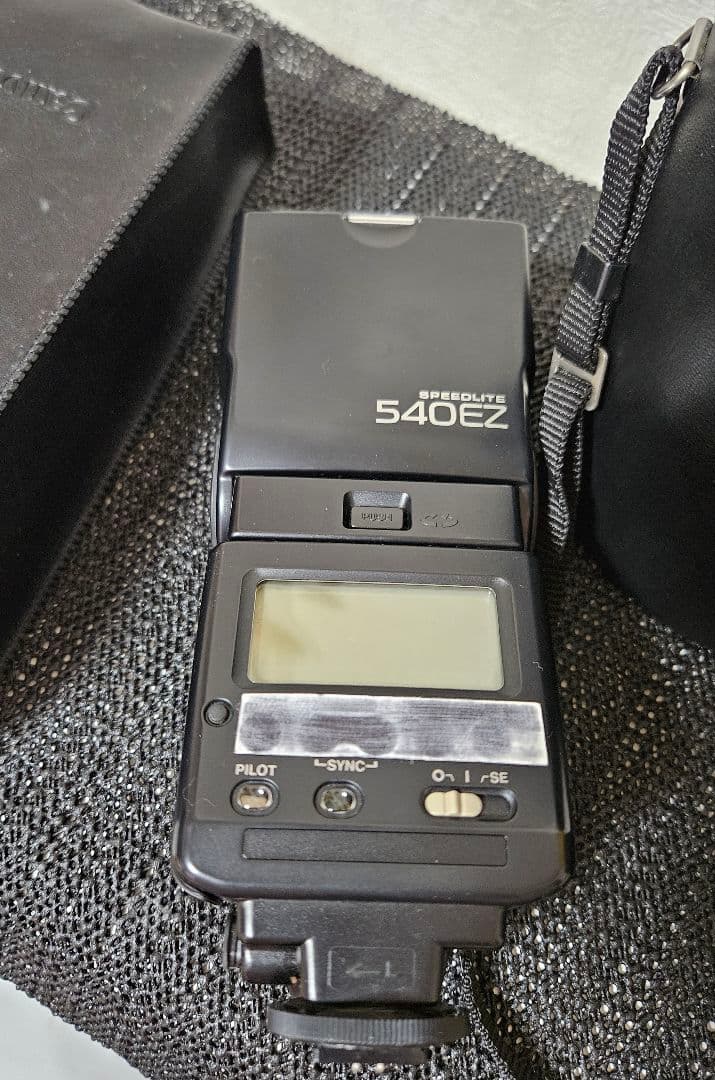 カズ　CANON ZOOM LENS EF 28 70mm 1 2.8 L