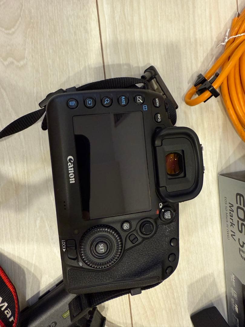 【タイムセール】Canon EOS 5D Mark IV 本体バッテリー2個