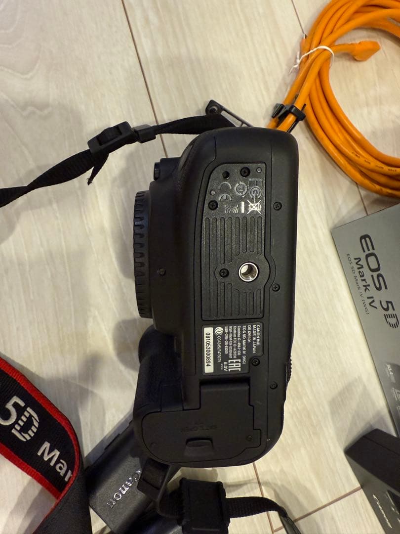 【タイムセール】Canon EOS 5D Mark IV 本体バッテリー2個