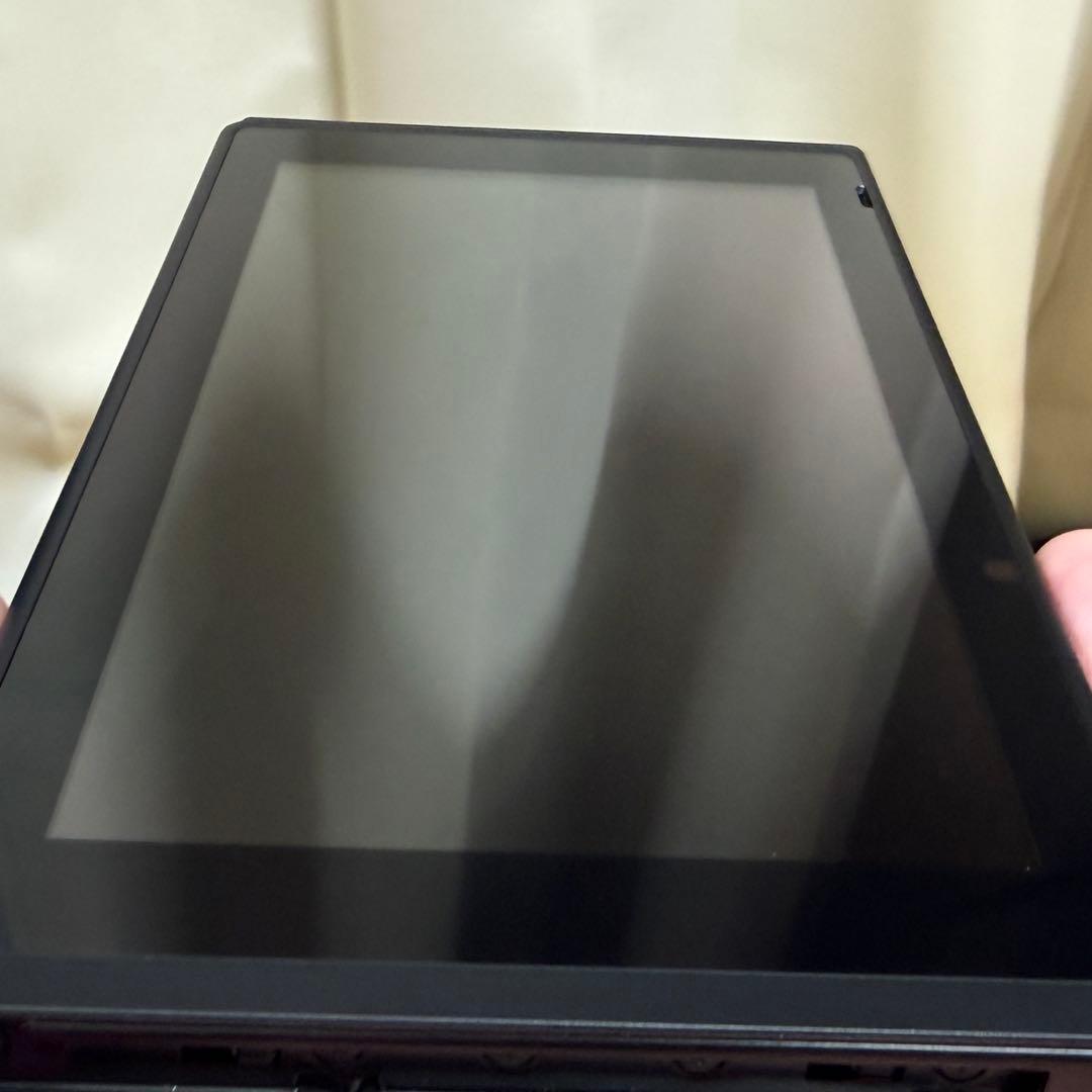 Nintendo Switch 本体 + Joy-Conコントローラー