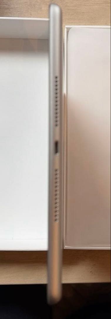 iPad シルバー　ジャンク　第9世代