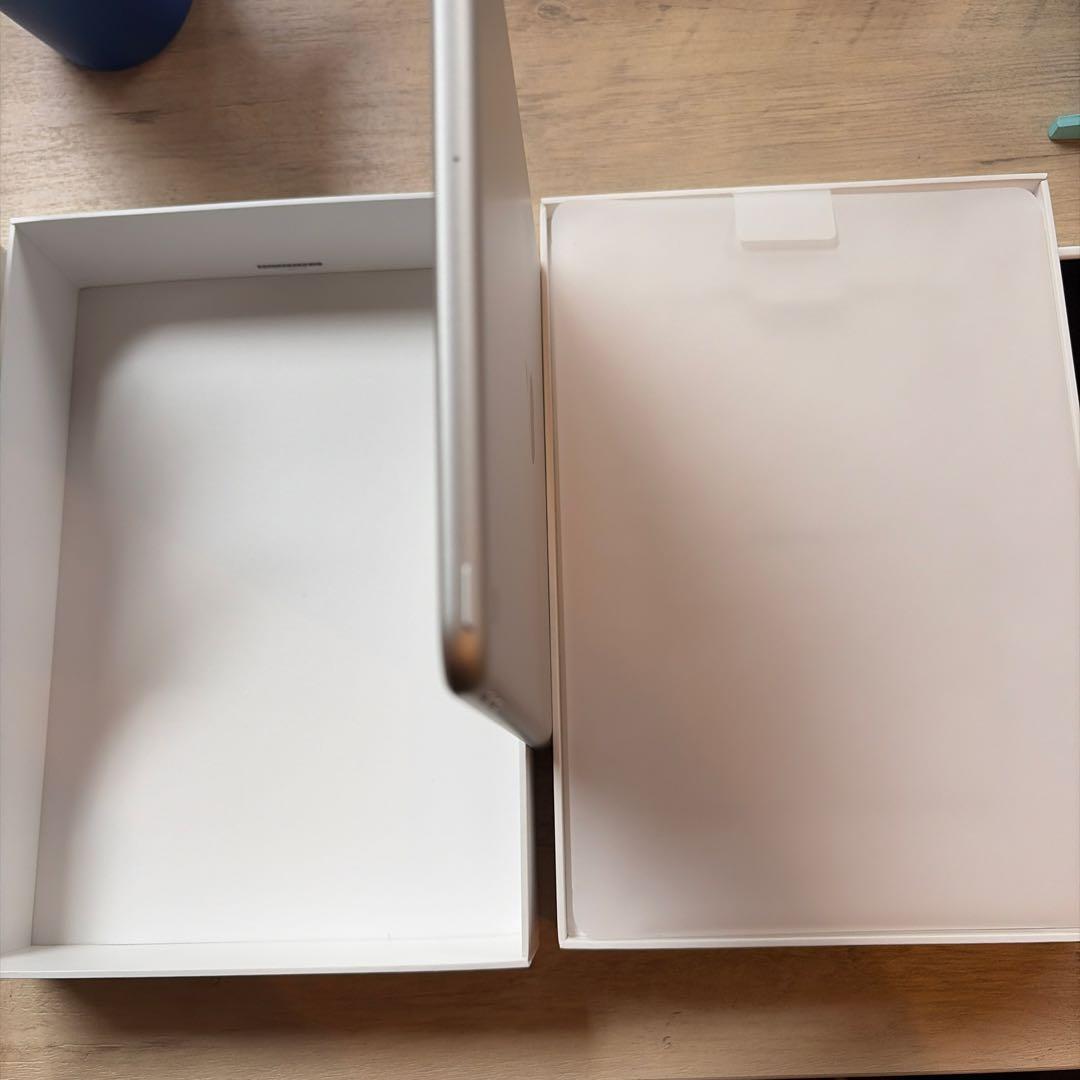 iPad シルバー　ジャンク　第9世代