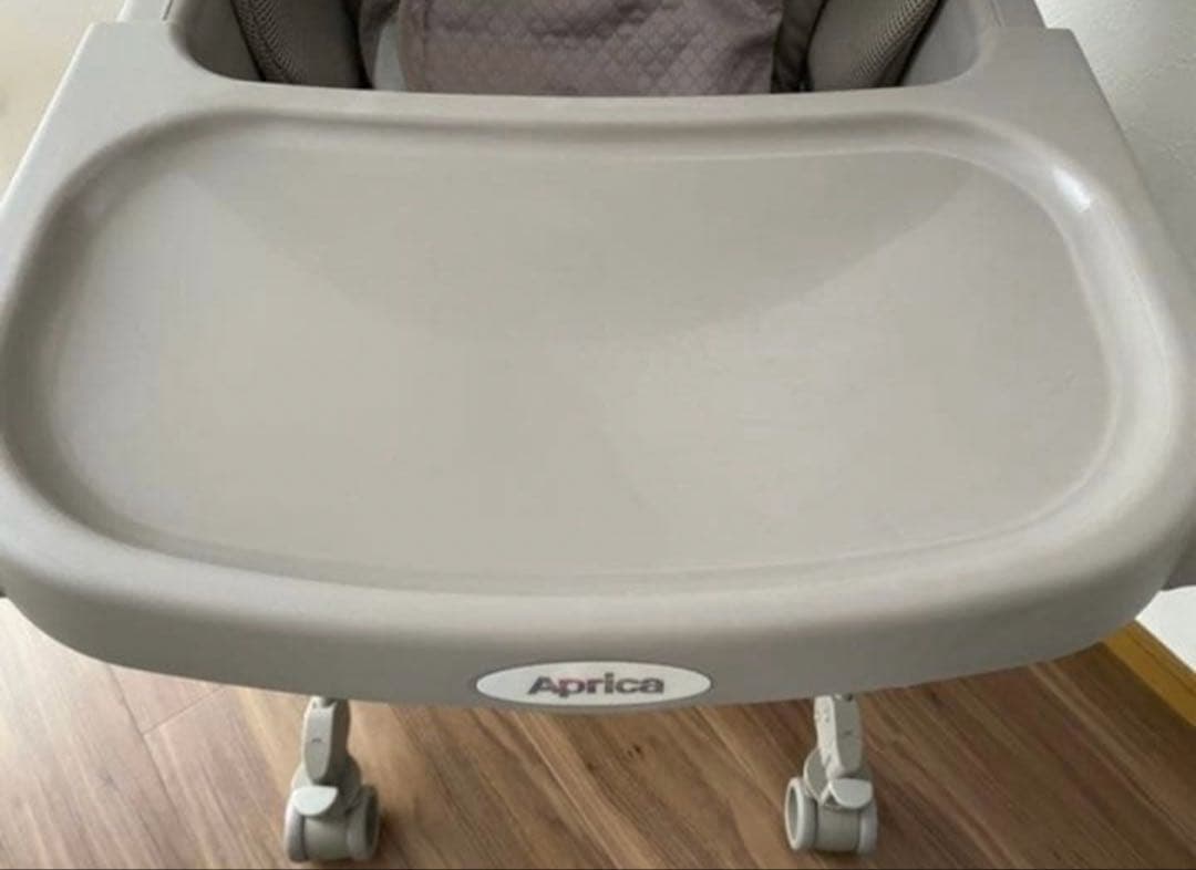 アップリカ　ユラリズム　オートプレミアム　ハイローベッド&チェア