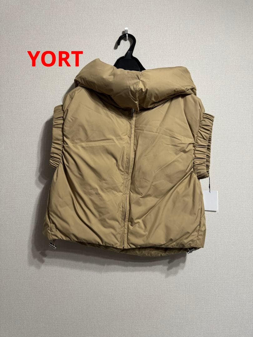 ヤマダヤ　CLOVE YORT ベージュ フード付き ダウンベスト　ダウン80
