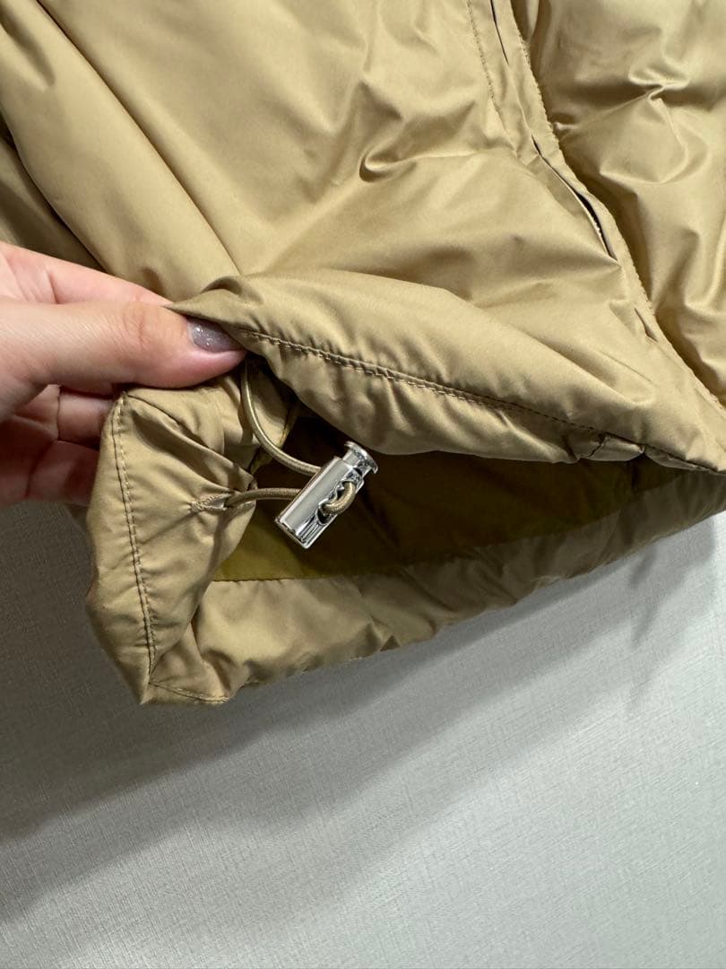 ヤマダヤ　CLOVE YORT ベージュ フード付き ダウンベスト　ダウン80