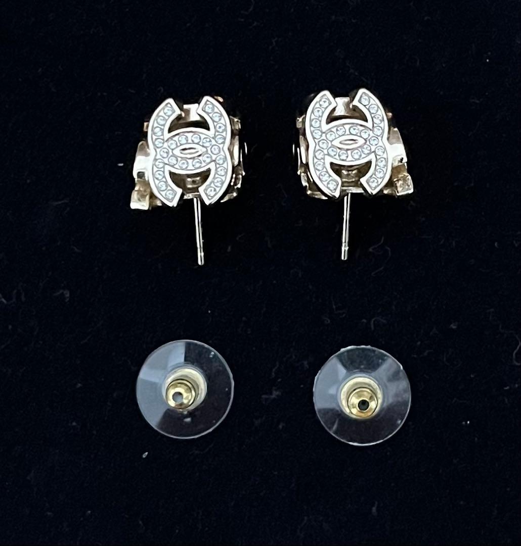 【美品・希少】CHANEL ５面ロゴピアス