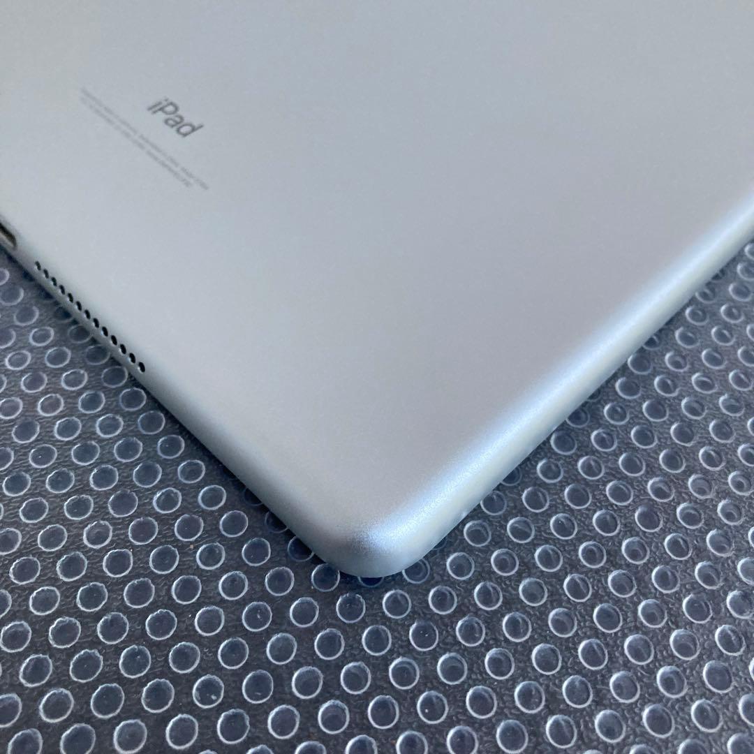 3952【早い者勝ち】美品☆iPad6 第6世代 32GB SIMフリー☆