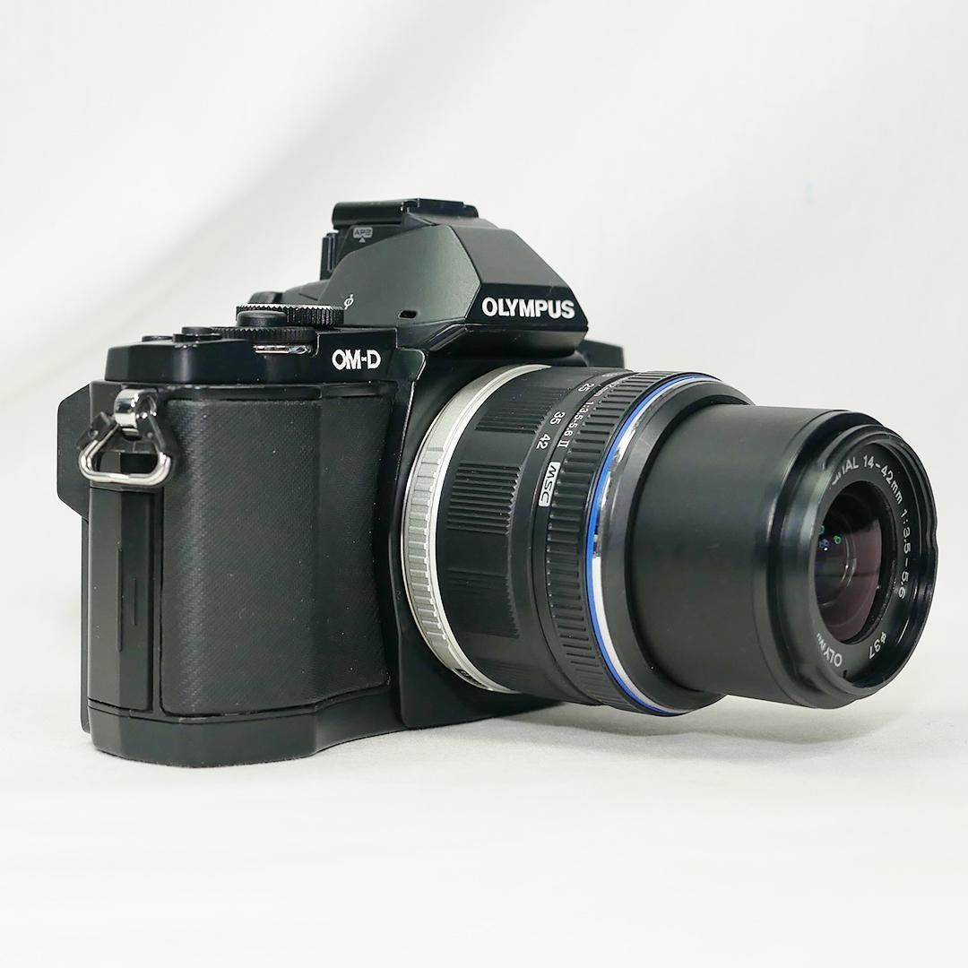 OLYMPUS OM-D E-M5 標準レンズセット