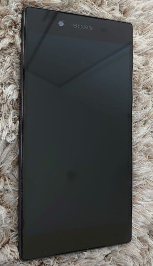 スマートフォン本体 Xperia Z5 SO-01H Black 32 GB docomo