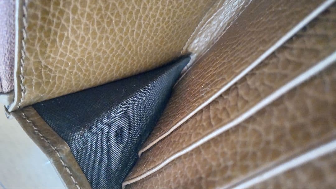 GUCCI　ラウンドファスナー　長財布