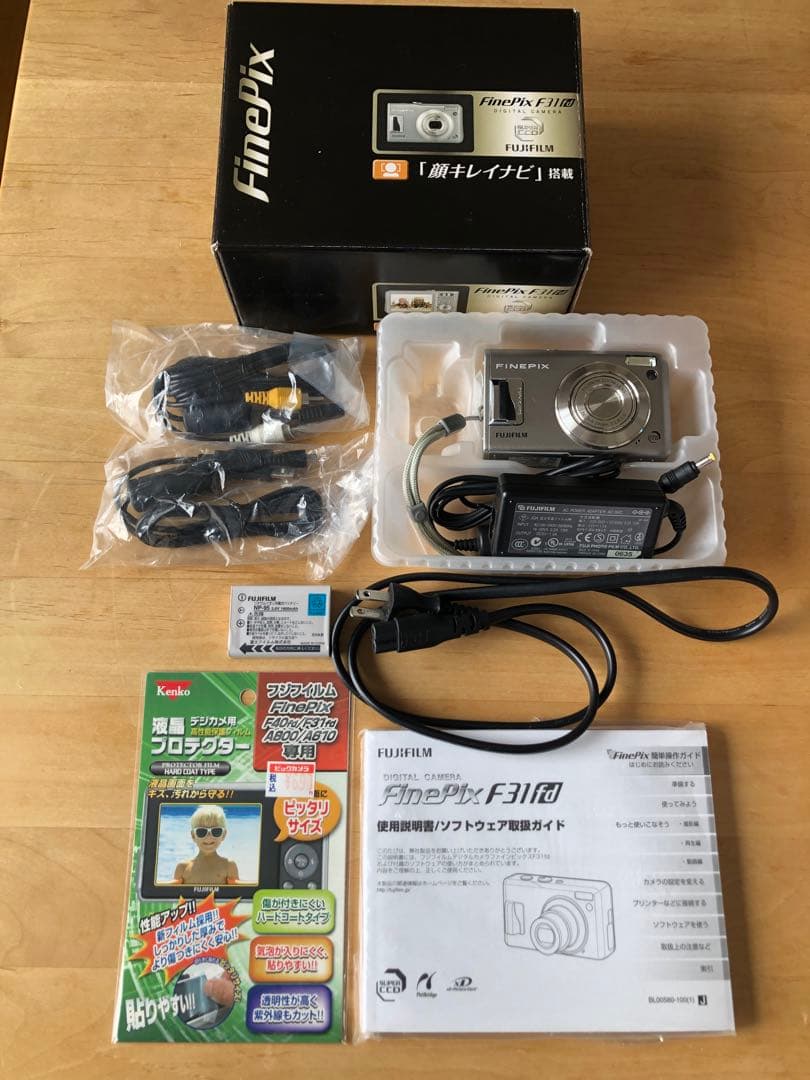 【極上美品】FUJIFILM FinePix F31fd