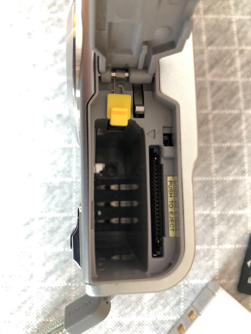 【極上美品】FUJIFILM FinePix F31fd