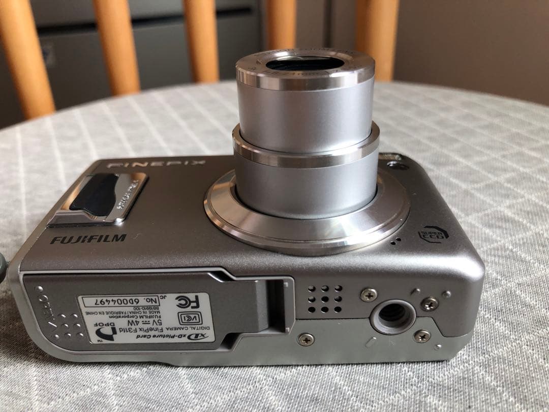 【極上美品】FUJIFILM FinePix F31fd