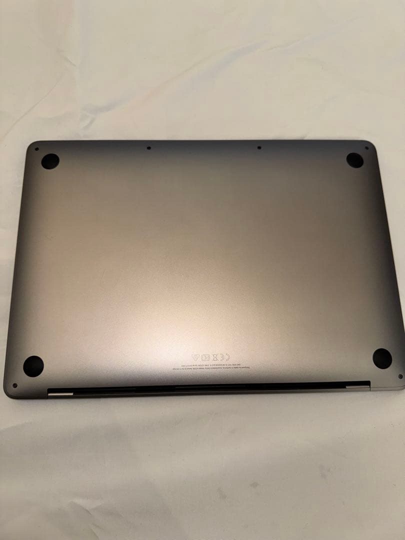 MacBook本体 MacBook Pro 2022 M2 / 16GB / SSD512