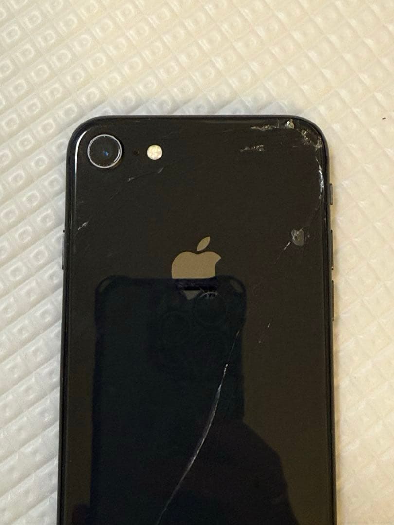 iPhone 8 64GBブラック 本体