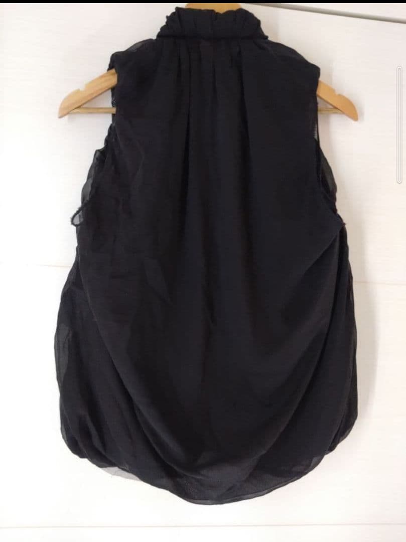 モンクレール　SONA/チュール切替/ダウンベスト/ナイロン/BLK/無地