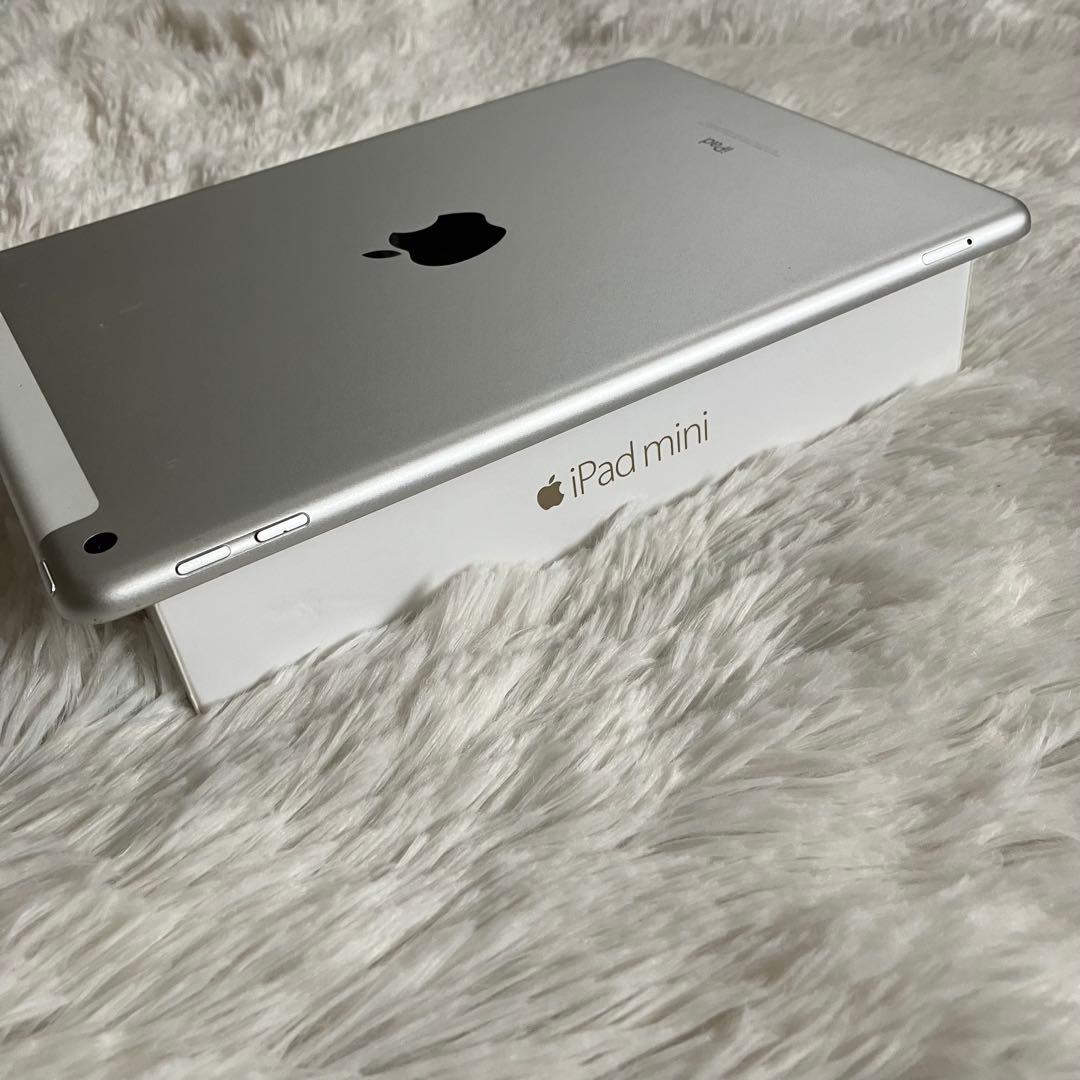 【完動品】iPad 第5世代 32GB SIMフリー 【すぐ発送】【付属品】