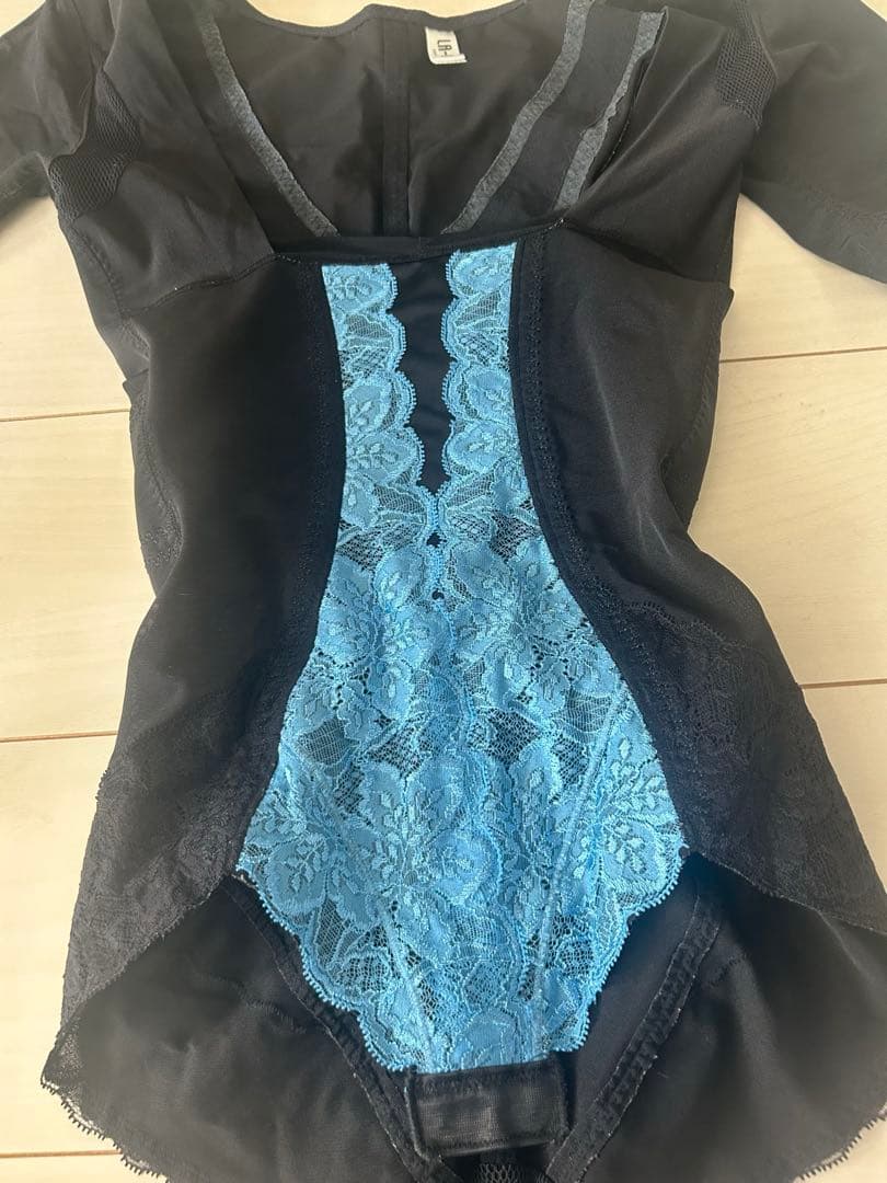 まるまるさま専用　美品　グラントイーワンズ　骨盤矯正　袖つきボディスーツ75M