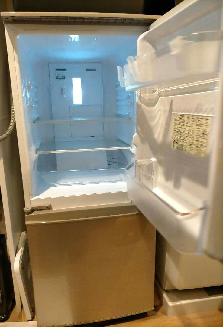 シャープ 単身者向け冷蔵庫 SJ-C14C-N 137L 2016年製