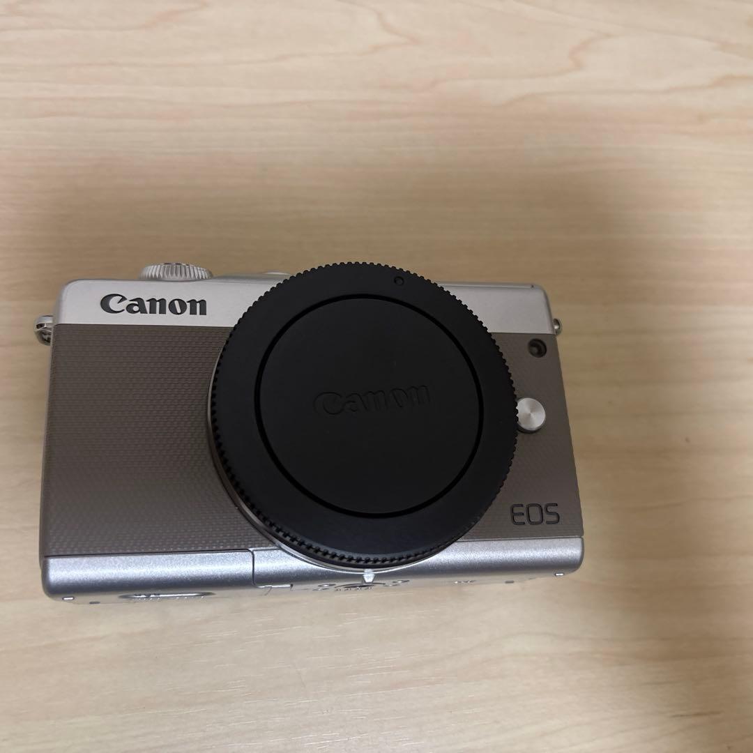 EOS M100 グレー
