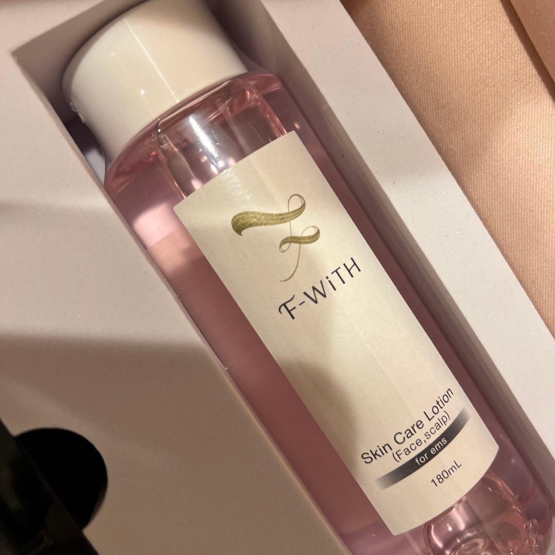 F-With Lumin Brush 美顔器