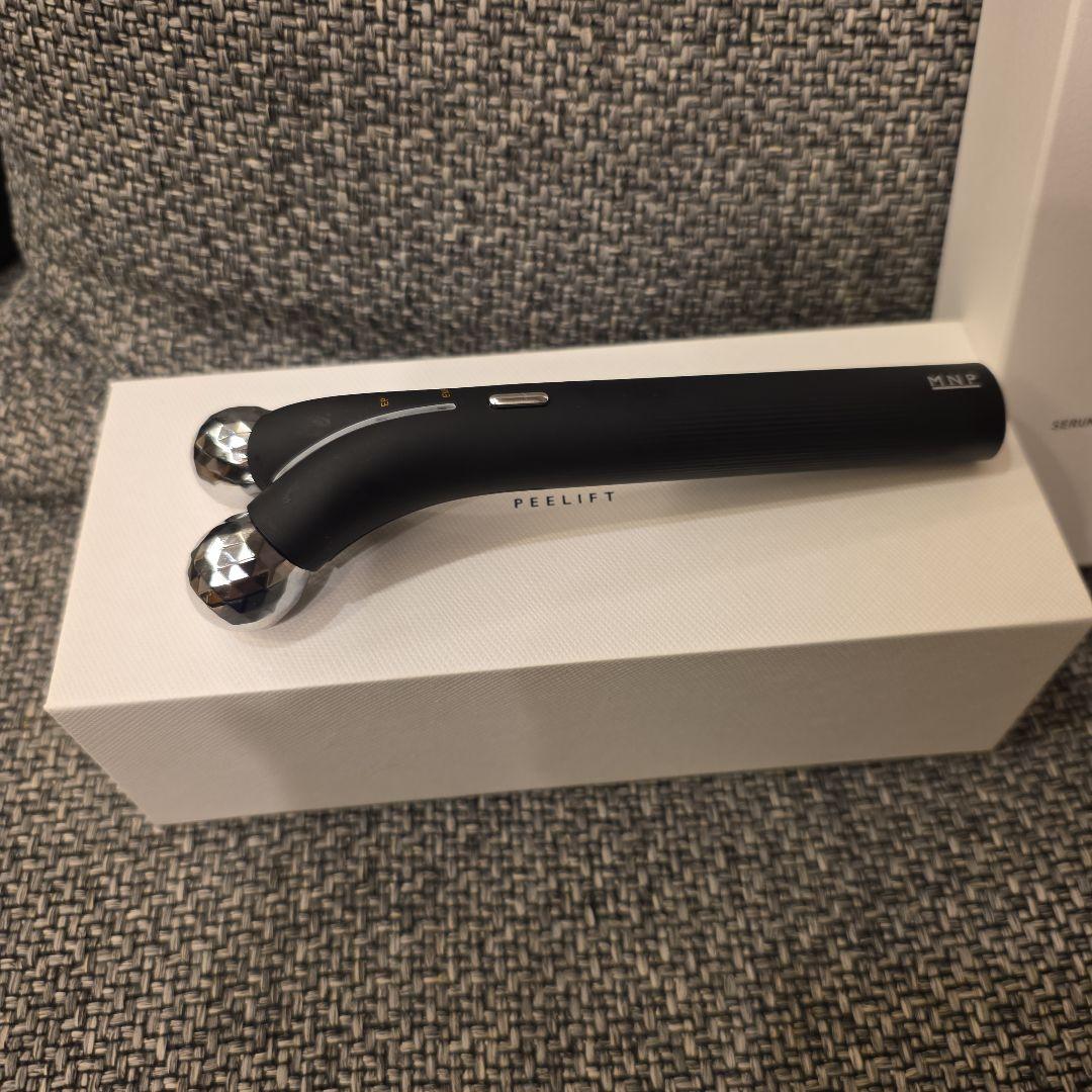 値下げしました MANHATTAN PEELIFT 目元美顔器 セラム付き