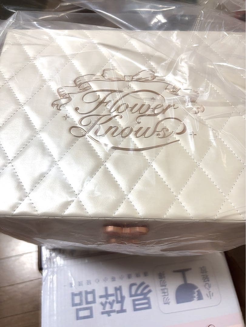 フラワーノーズ クリスマス限定ボックス ハンドクリーム付き