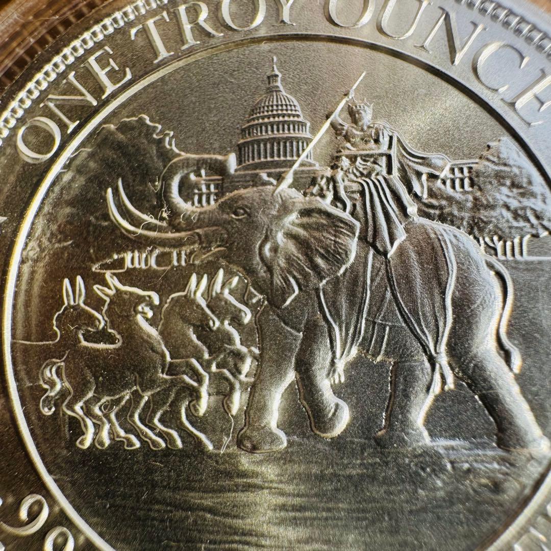 （難あり！）トランプ大統領　1オンス 銀貨　グレートMAGAキング