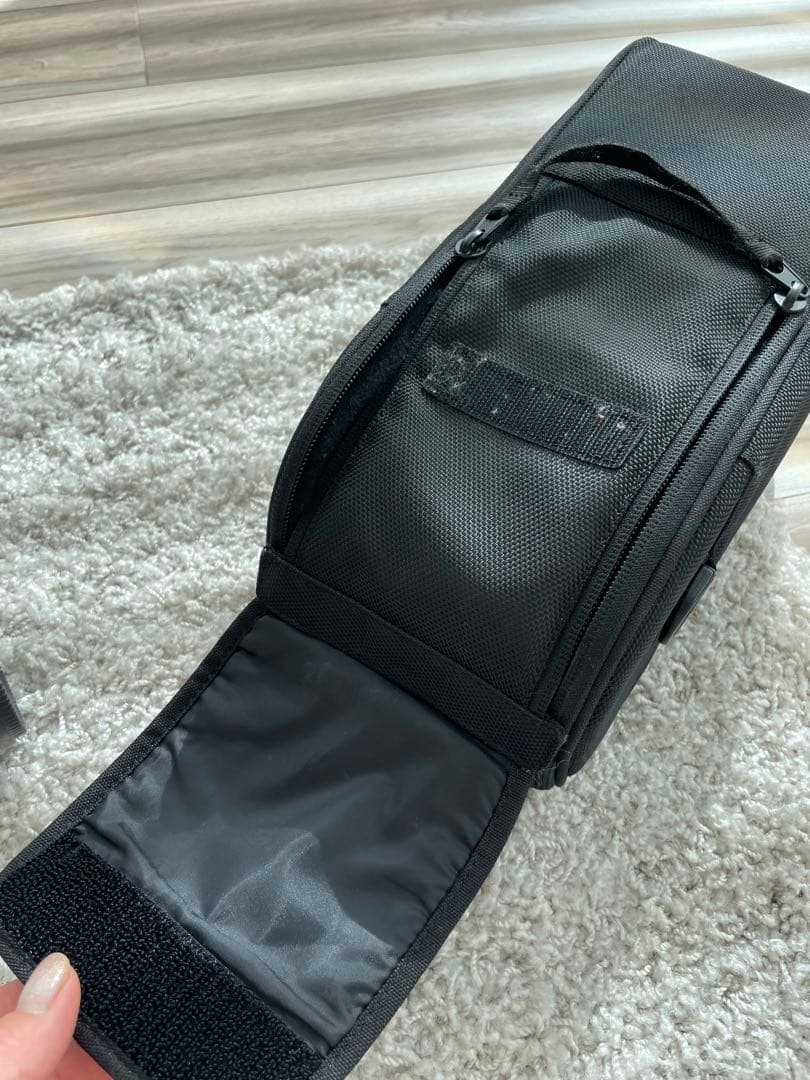 レッド　Sony FE 70-200mm F2.8 GM レンズ