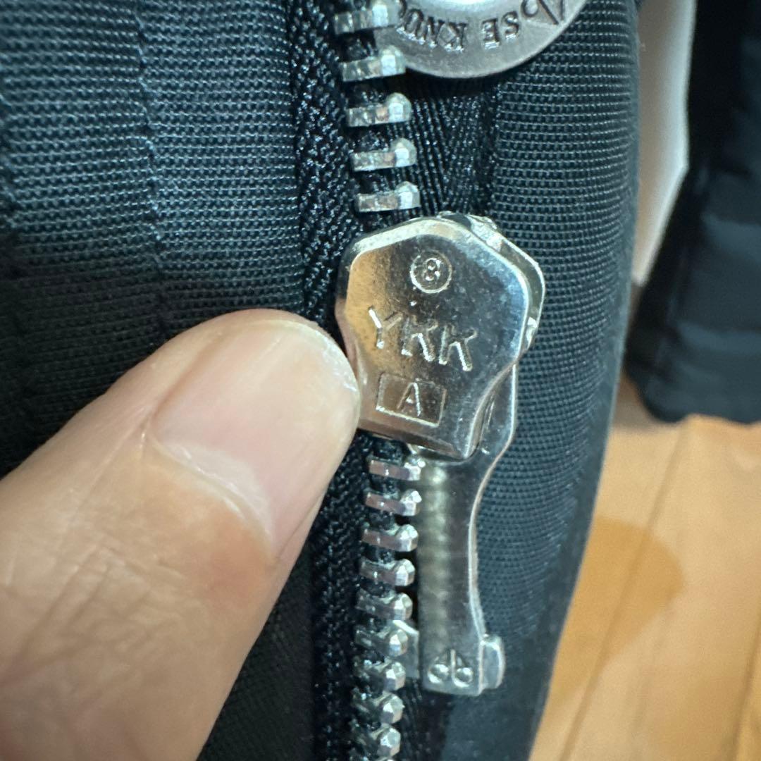 ムースナックルズ　moose knuckles ダウンジャケット