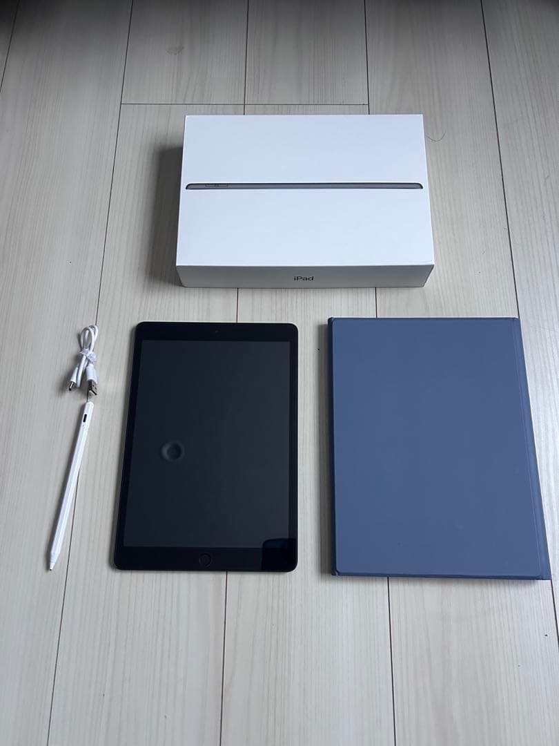iPad (第7世代) 128GB カバー　タッチペン　キーボード付き