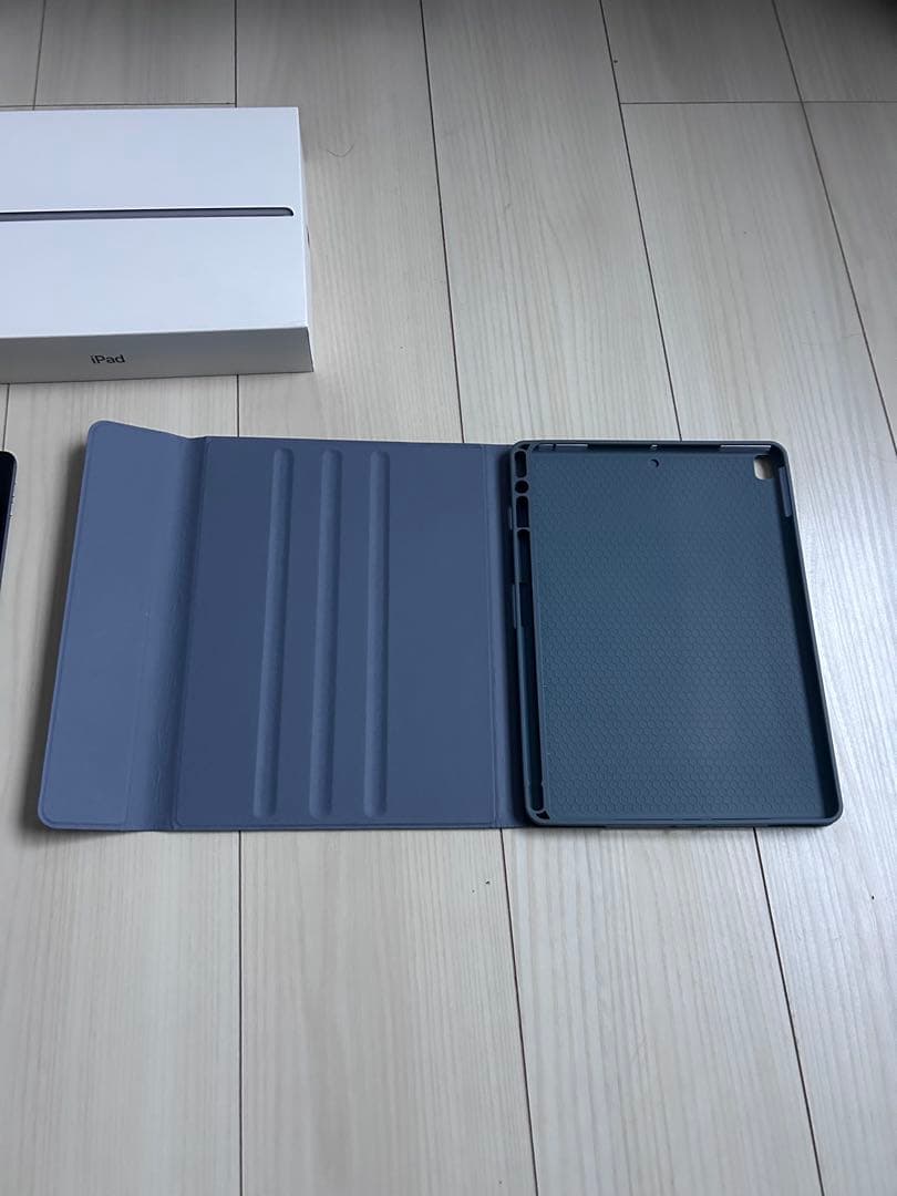 iPad (第7世代) 128GB カバー　タッチペン　キーボード付き