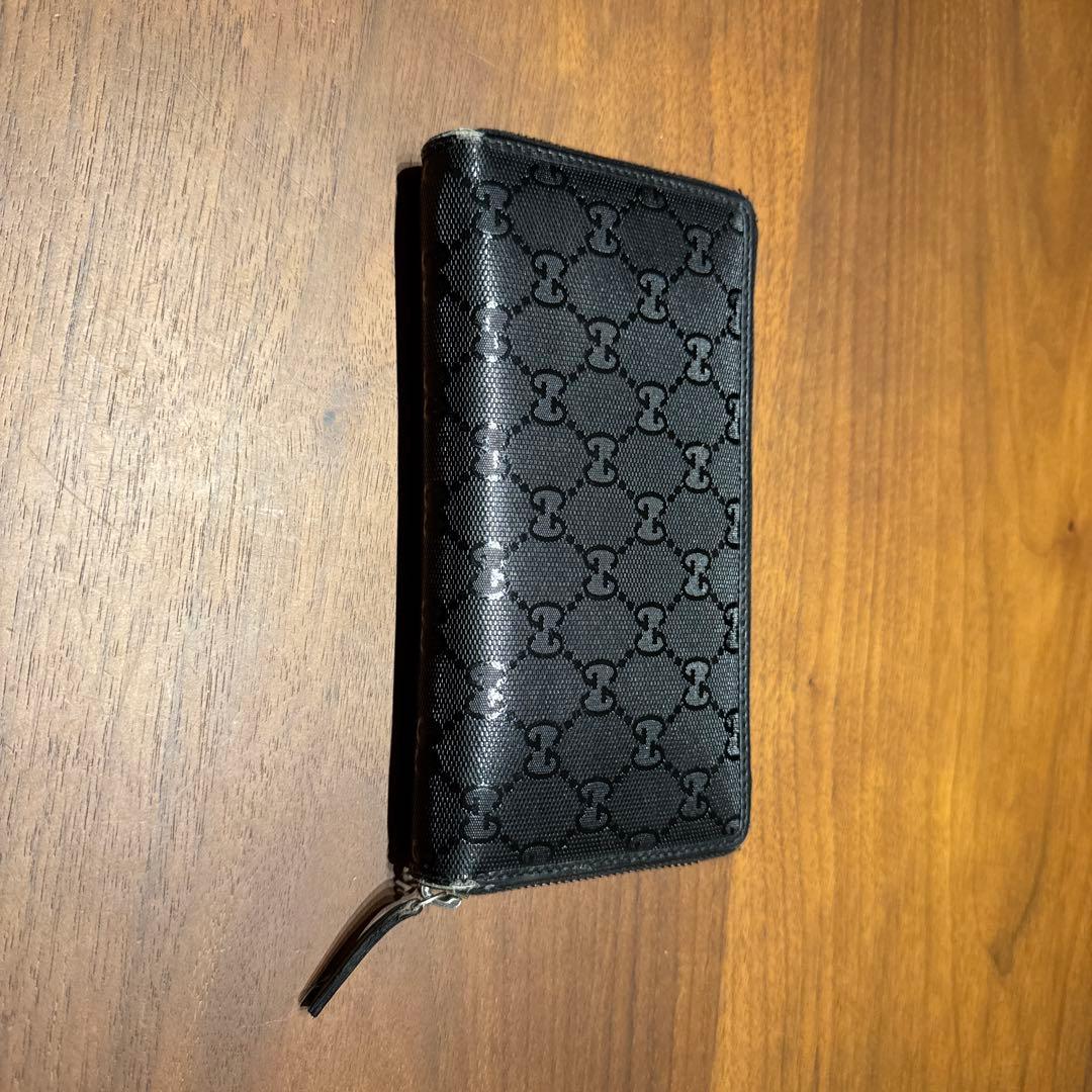 GUCCI ブラックレザー長財布、GGパターンデザイン