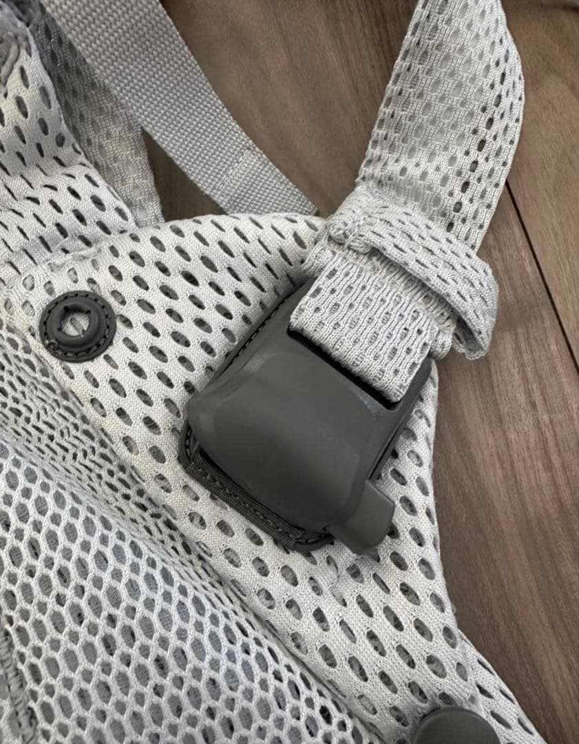 【最上級モデル】ベビービョルン 抱っこ紐 ハーモニー メッシュ シルバー 美品