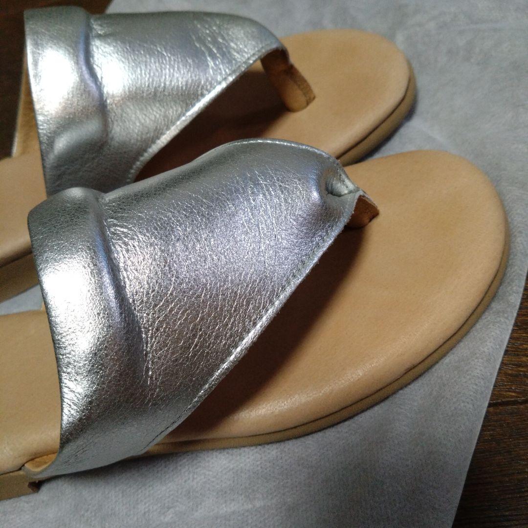 que シルバー トングサンダル