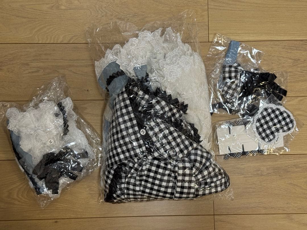 夢の国のアリス　ロリィタドレス　メイド　Mサイズ