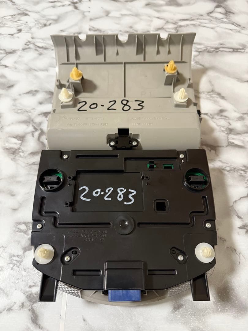 30プリウス　北米トヨタ純正　Safety Connect付きルームランプ　us