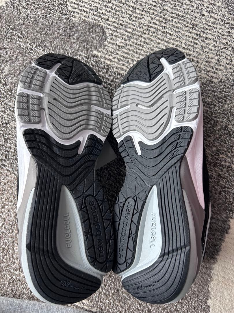 New Balance 990V6 ブラック