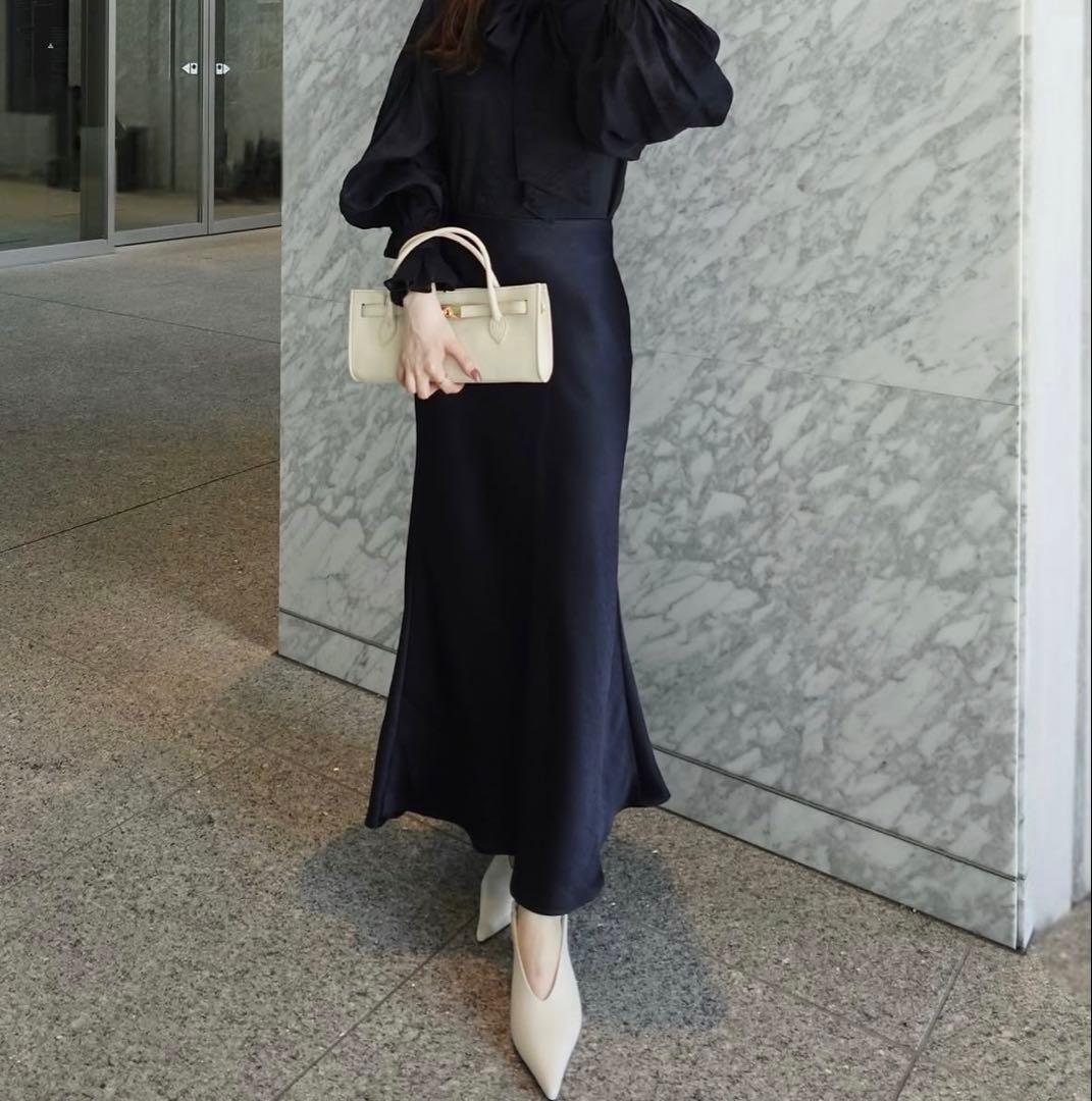 【新品】anuans サテンナロースカート　名古屋限定　M