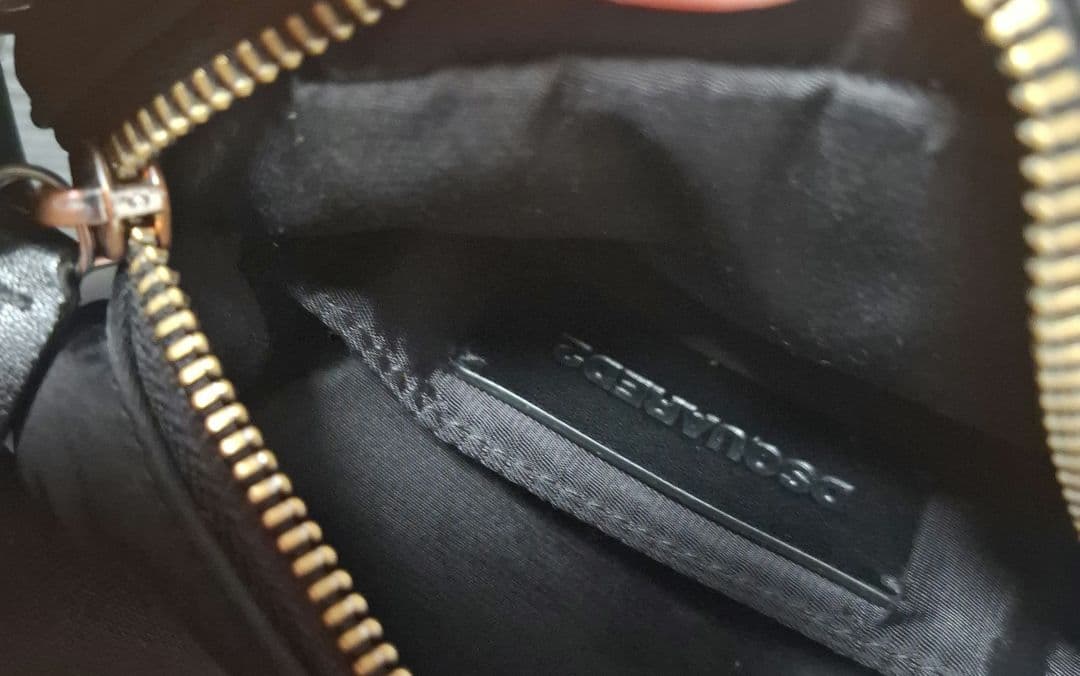 DSQUARED2 ICON メッセンジャーバッグ