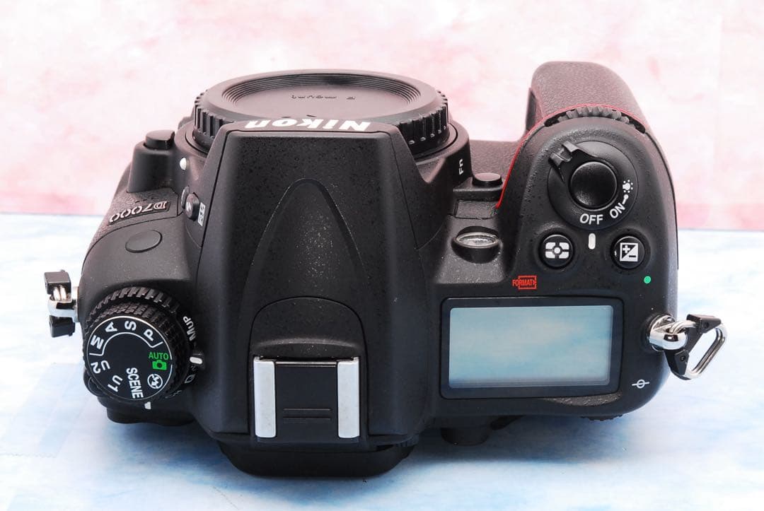 ニコン D7000☆一眼レフカメラ☆超望遠レンズ＆三脚☆遠距離撮影バッチリ！